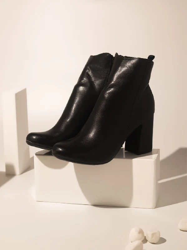 Women Black Solid Block Heeled Boots