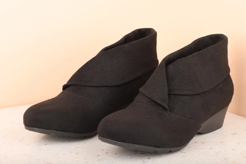 Women Black Wedge Heel Regular Boots