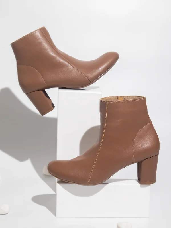 Women Chikoo Solid Block Heeled Boots