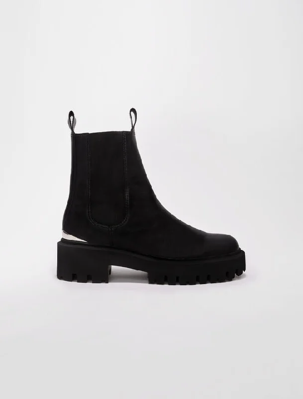 CHELSEA BOOTS WITH PLATFORM SOLE